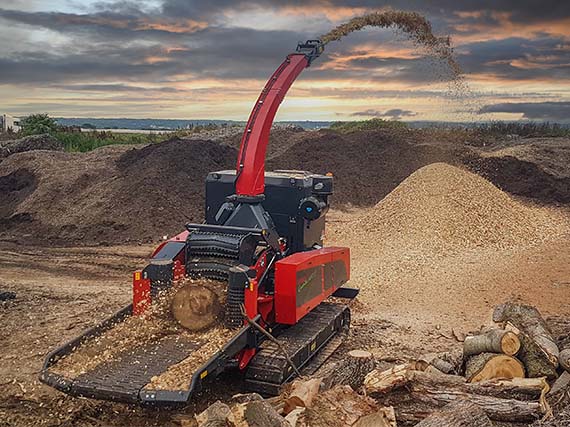 Ufkes 962 Track Chipper